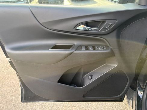 Used 2022 Chevrolet Equinox LT FWD image 10
