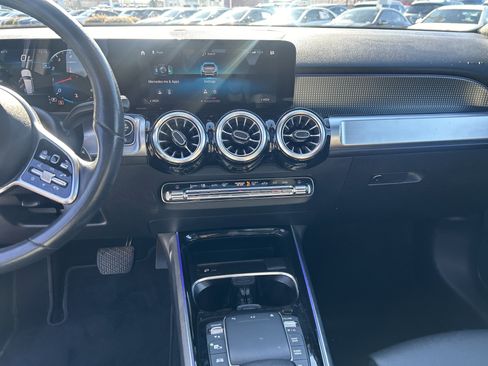 Certified 2022 Mercedes-Benz GLB 250 w/ Premium Package Lite image 31