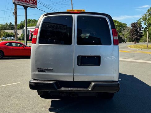 Used 2016 Chevrolet Express 3500 LS RWD image 5