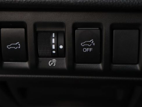 Used 2023 Subaru Outback Premium AWD/4WD image 21