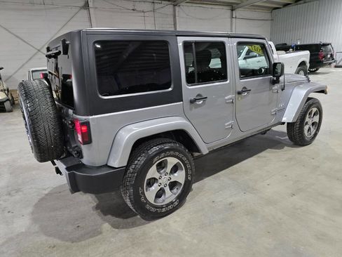 Used 2017 Jeep Wrangler Unlimited Sahara w/ Connectivity Group image 11
