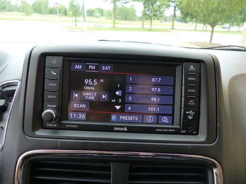 Used 2019 Dodge Grand Caravan SE w/ UConnect Hands-Free Group FWD image 28