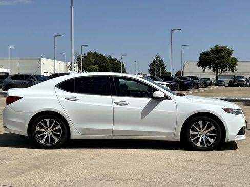 Used 2017 Acura TLX FWD image 3