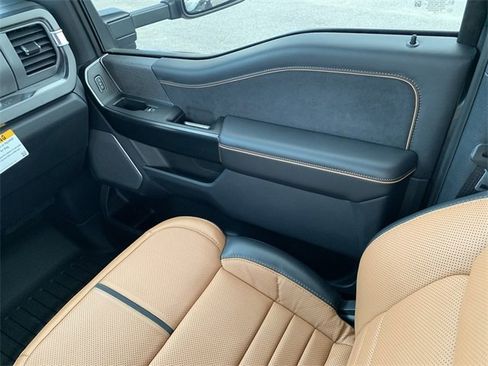 New 2024 Ford F450 Platinum w/ FX4 Off-Road Package image 19