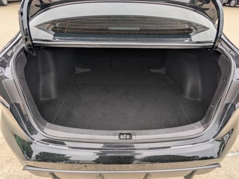 Used 2025 Toyota Corolla SE w/ Convenience Package FWD image 18