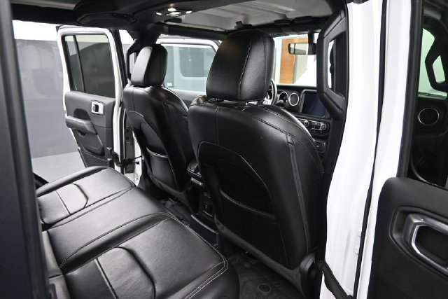 Used 2023 Jeep Wrangler Unlimited Sahara w/ Cold Weather Group AWD/4WD image 18
