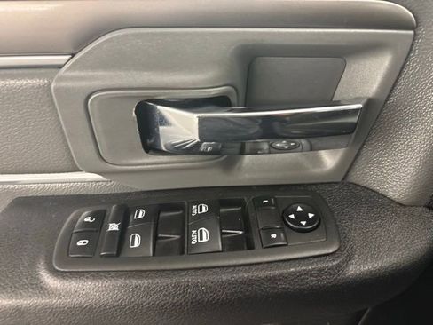 Used 2022 RAM 1500 Classic SLT image 19