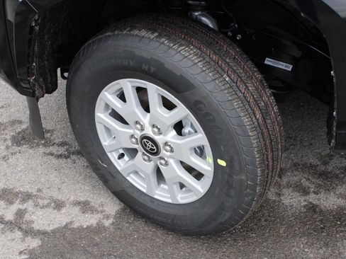 New 2026 Toyota Tacoma SR5 image 15