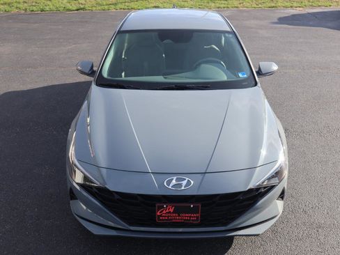 Used 2023 Hyundai Elantra SEL image 3