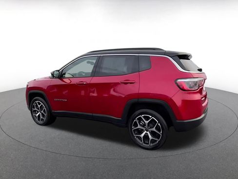 Used 2025 Jeep Compass Limited image 10