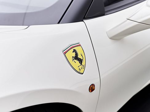 Used 2019 Ferrari 488 Spider RWD image 24