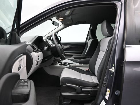Used 2017 Honda Ridgeline RTS image 9