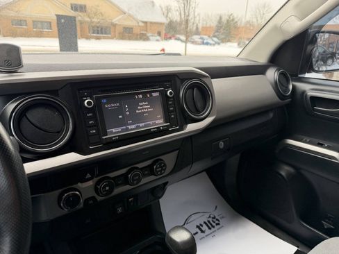 Used 2019 Toyota Tacoma SR image 16