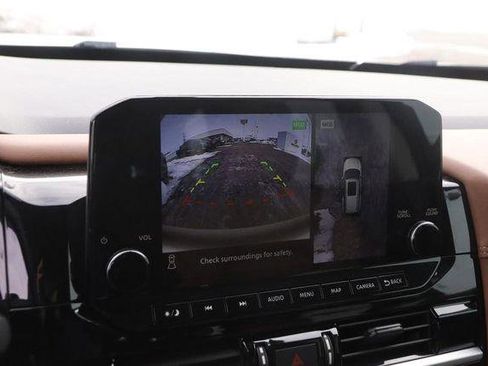 Used 2024 Nissan Pathfinder Platinum w/ Cargo Package image 21