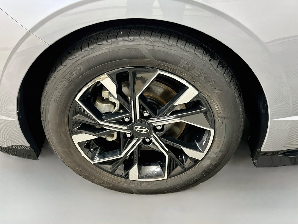 Used 2025 Hyundai Sonata SEL FWD image 29