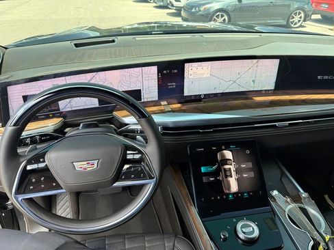 Used 2026 Cadillac Escalade Platinum Sport AWD/4WD image 10