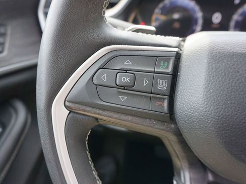 Used 2023 Jeep Grand Cherokee Limited image 8