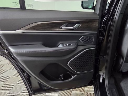 New 2026 Jeep Grand Cherokee Limited image 27