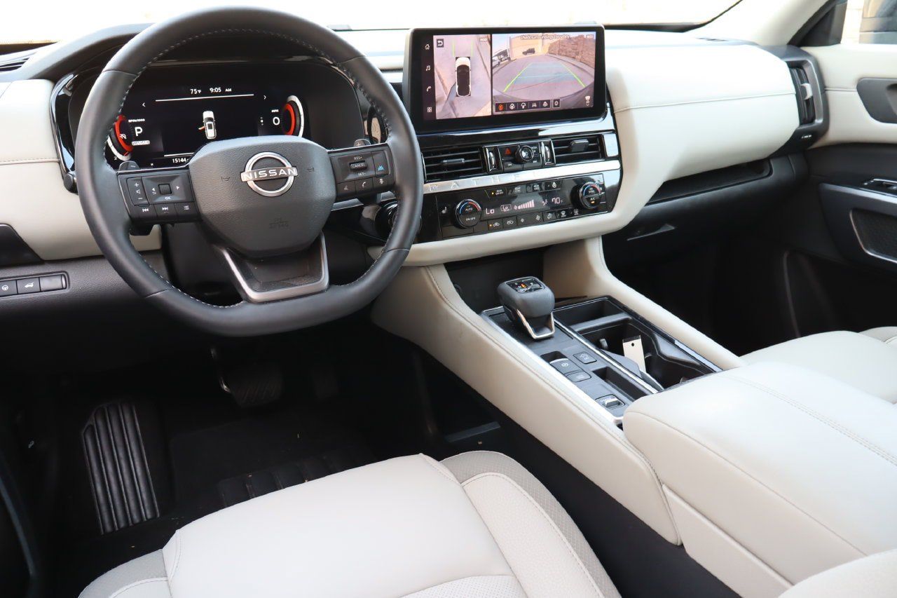 Used 2026 Nissan Pathfinder SL FWD image 4