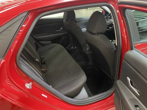 Used 2023 Hyundai Elantra SEL image 11