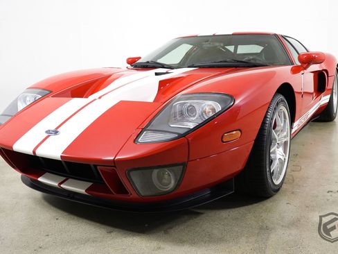 Used 2005 Ford GT image 4