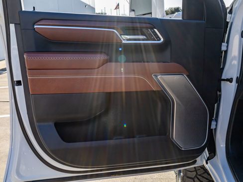 Used 2025 GMC Sierra 2500 Denali Ultimate w/ Max Trailering Package image 35