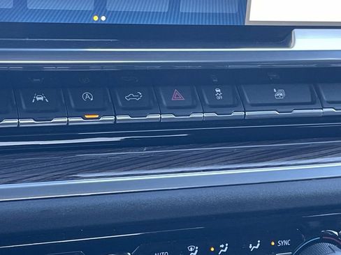 Used 2022 Chevrolet Silverado 1500 LT w/ Protection Package image 19