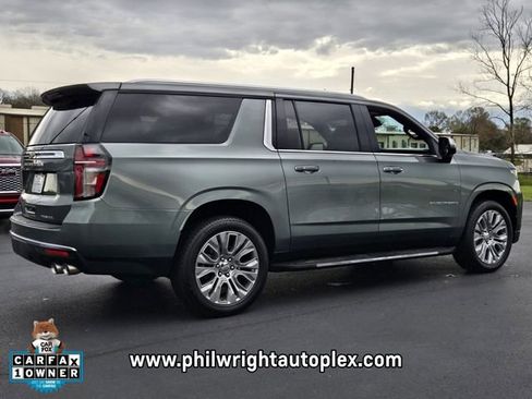 Used 2023 Chevrolet Suburban Premier image 3