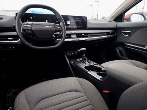 Certified 2025 Kia K4 EX image 28