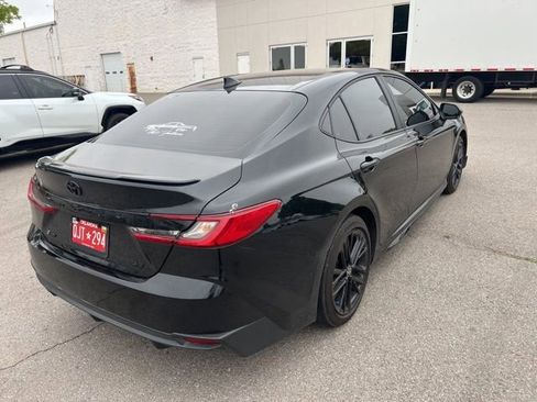 Used 2025 Toyota Camry SE w/ Convenience Package FWD image 5