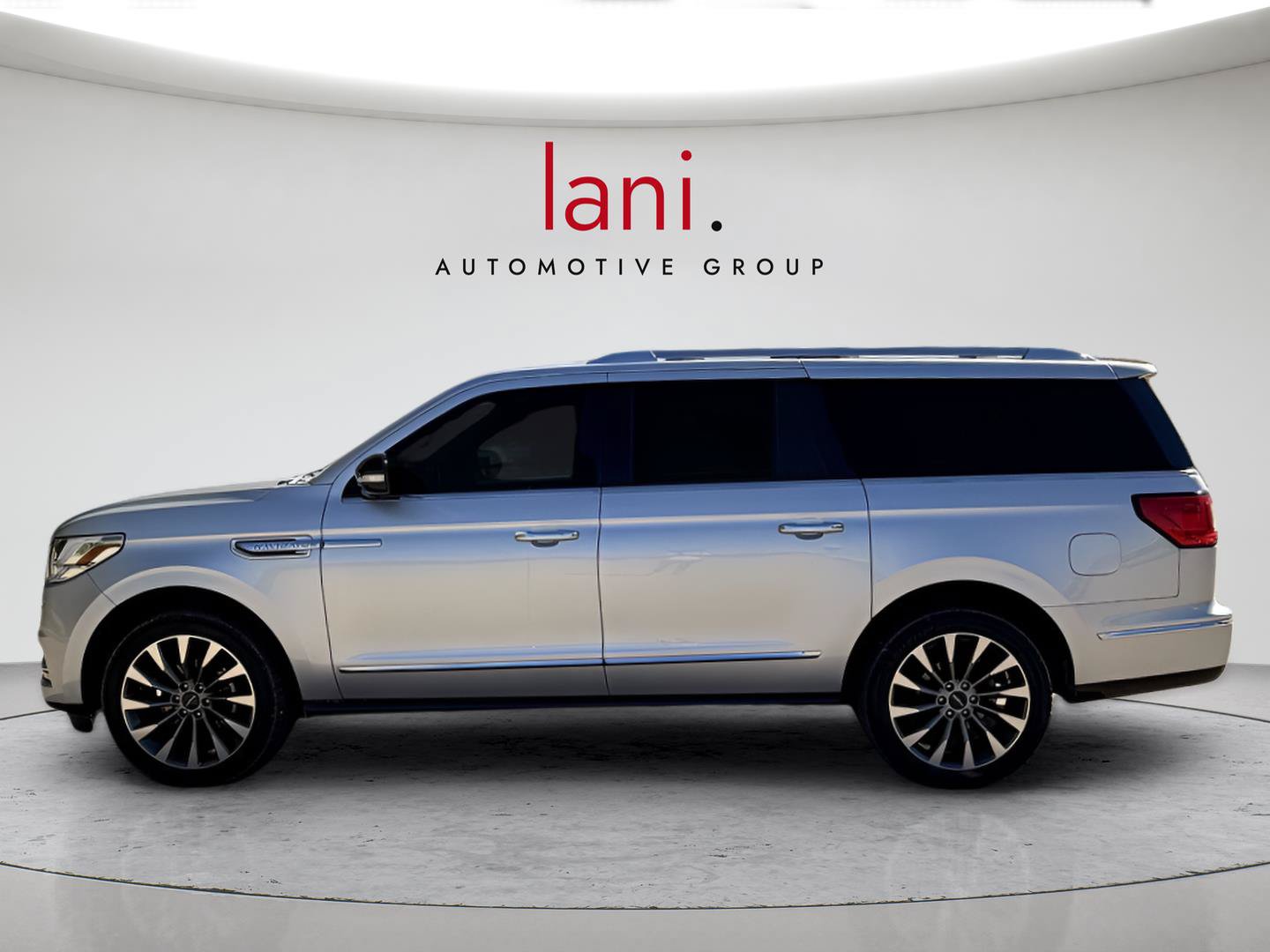 Used 2019 Lincoln Navigator L Select w/ Cargo Package AWD/4WD image 34