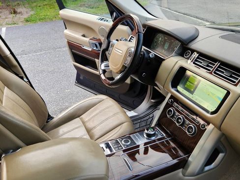 Used 2017 Land Rover Range Rover HSE image 48
