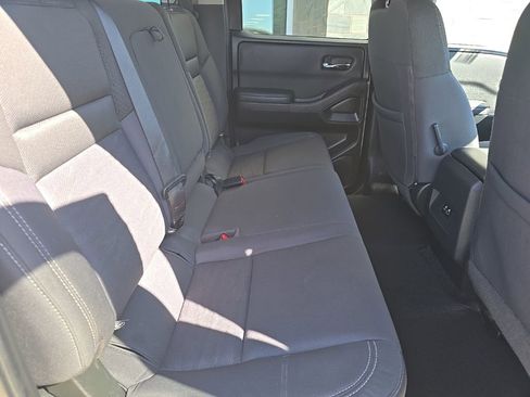 Used 2022 Nissan Frontier SV image 23