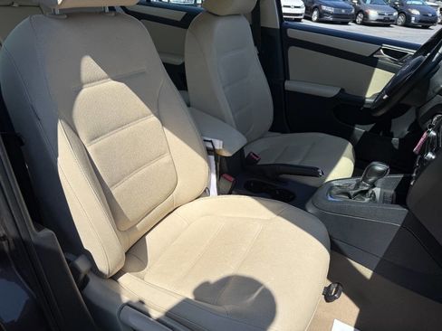 Used 2011 Volkswagen Jetta SE image 29
