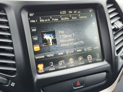 Certified 2017 Jeep Cherokee Limited image 17