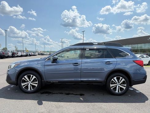 Used 2018 Subaru Outback 3.6R Limited AWD/4WD image 9