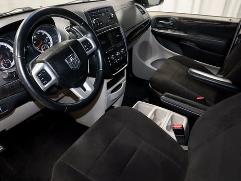 Used 2012 Dodge Grand Caravan SE image 22