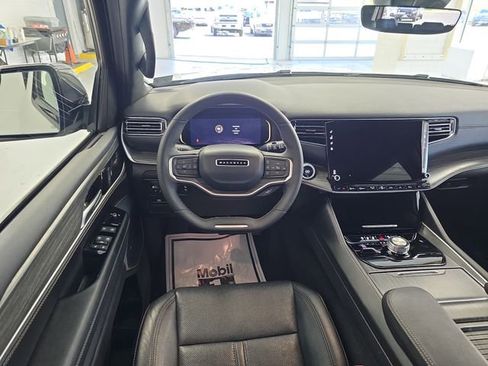 Used 2024 Jeep Wagoneer Series II AWD/4WD image 12