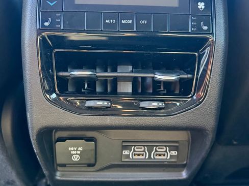 Used 2021 Jeep Grand Cherokee L Limited AWD/4WD image 15