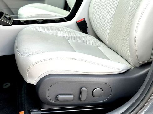 Used 2025 Hyundai Kona Limited image 15