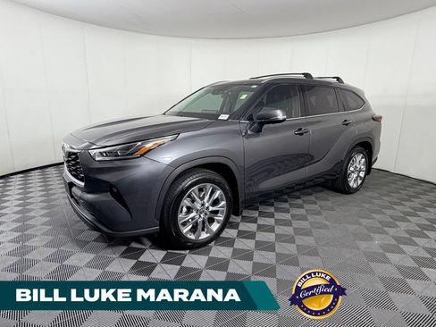 Used 2024 Toyota Highlander Limited FWD image 1