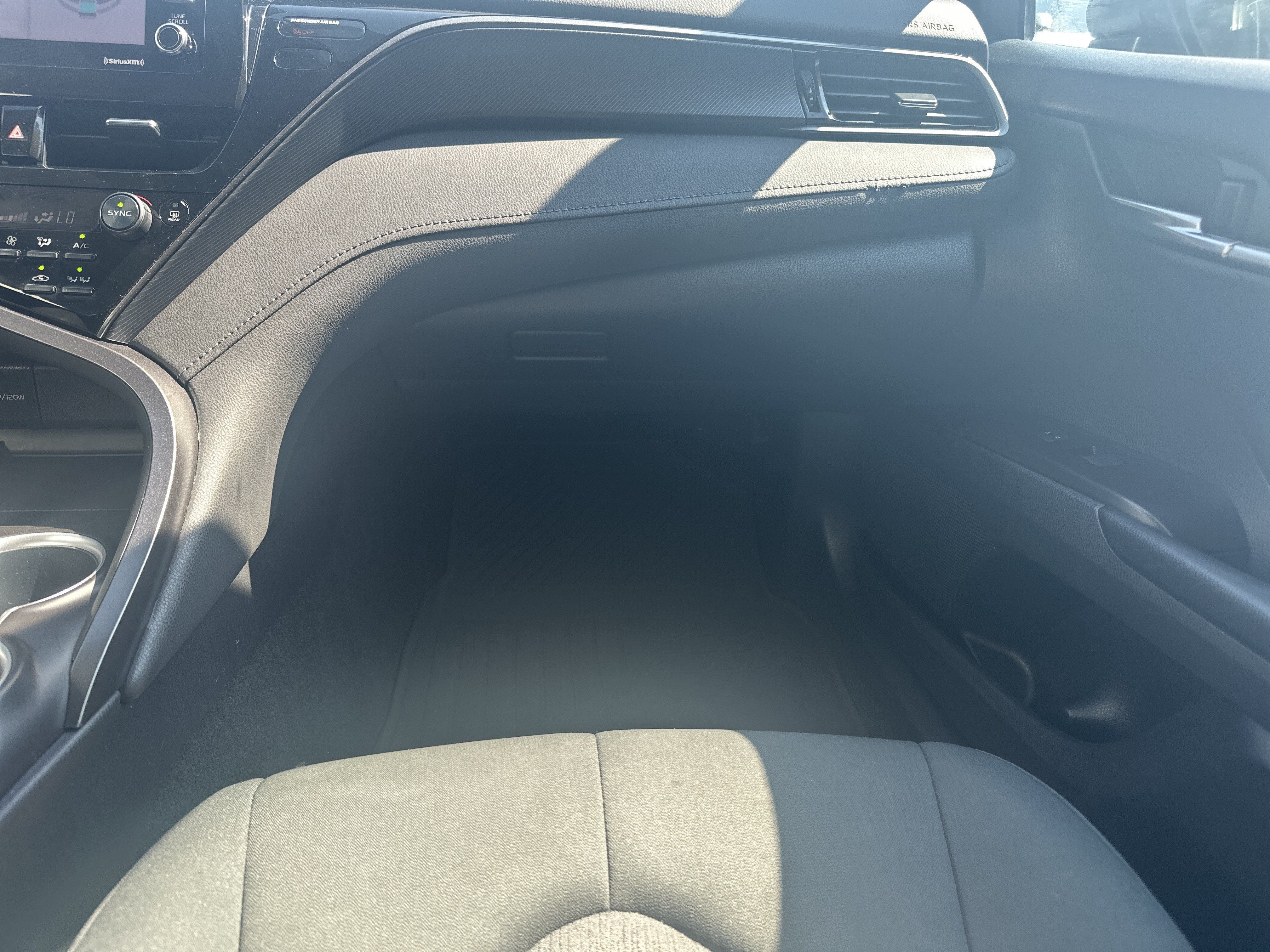 Used 2022 Toyota Camry LE FWD image 26