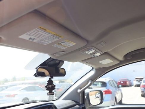 Used 2023 Nissan Titan SV image 13