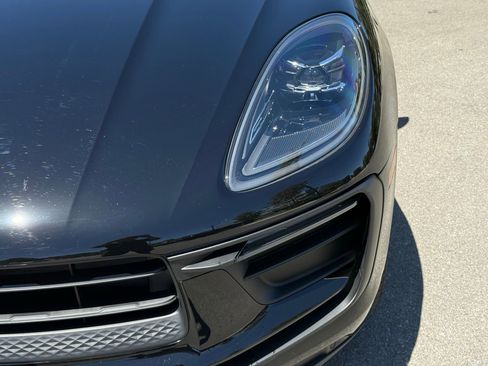 Used 2026 Porsche Macan AWD/4WD image 11