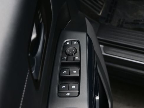 Used 2023 Nissan Pathfinder SV AWD/4WD image 10