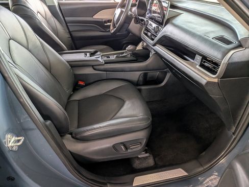 Certified 2024 Toyota Grand Highlander Limited image 33