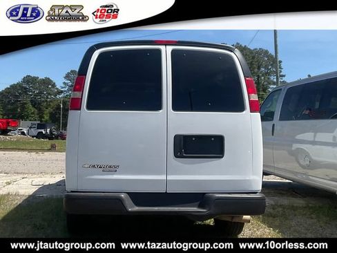 Used 2016 Chevrolet Express 3500 LT w/ LT Preferred Equipment Group RWD image 6