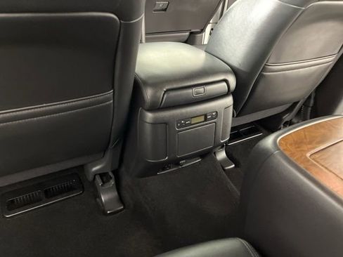 Used 2024 Nissan Armada SL w/ Captain's Chairs Package RWD image 41