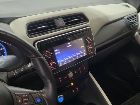 Used 2018 Nissan Leaf SL w/ SL Technology Package FWD image 13