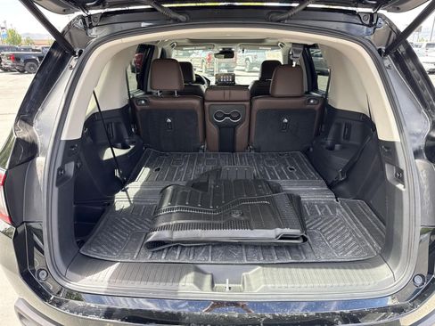 Certified 2025 Honda Pilot Elite image 9